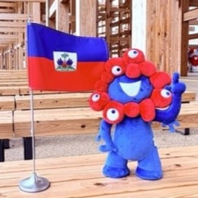MyakuMyaku and the flag of Haiti