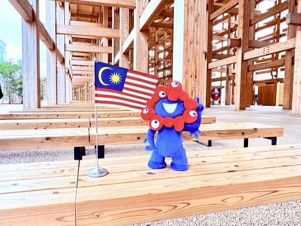 MyakuMyaku and the flag of Malaysia