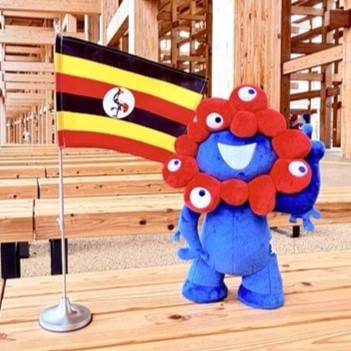 MyakuMyaku and the flag of Uganda