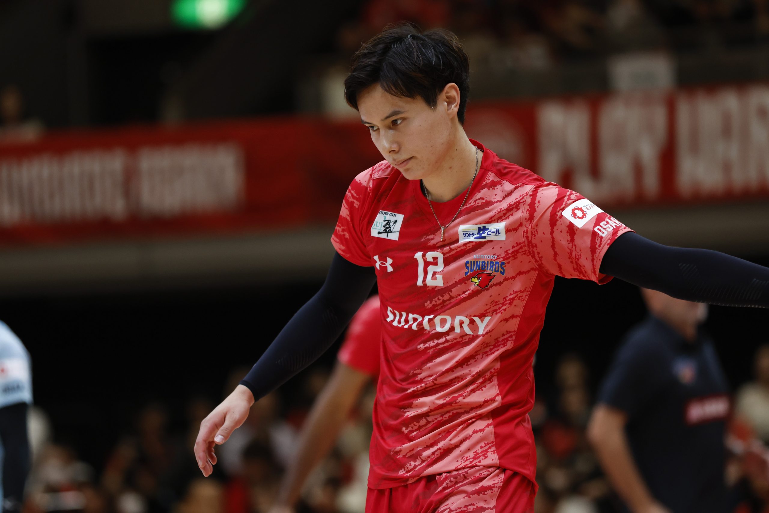 SUNTORY SUNBIRDS サイン入りポスター（髙橋藍 含む） 会場入りです🇹🇭！ モニュメントに手形とサインを書きました